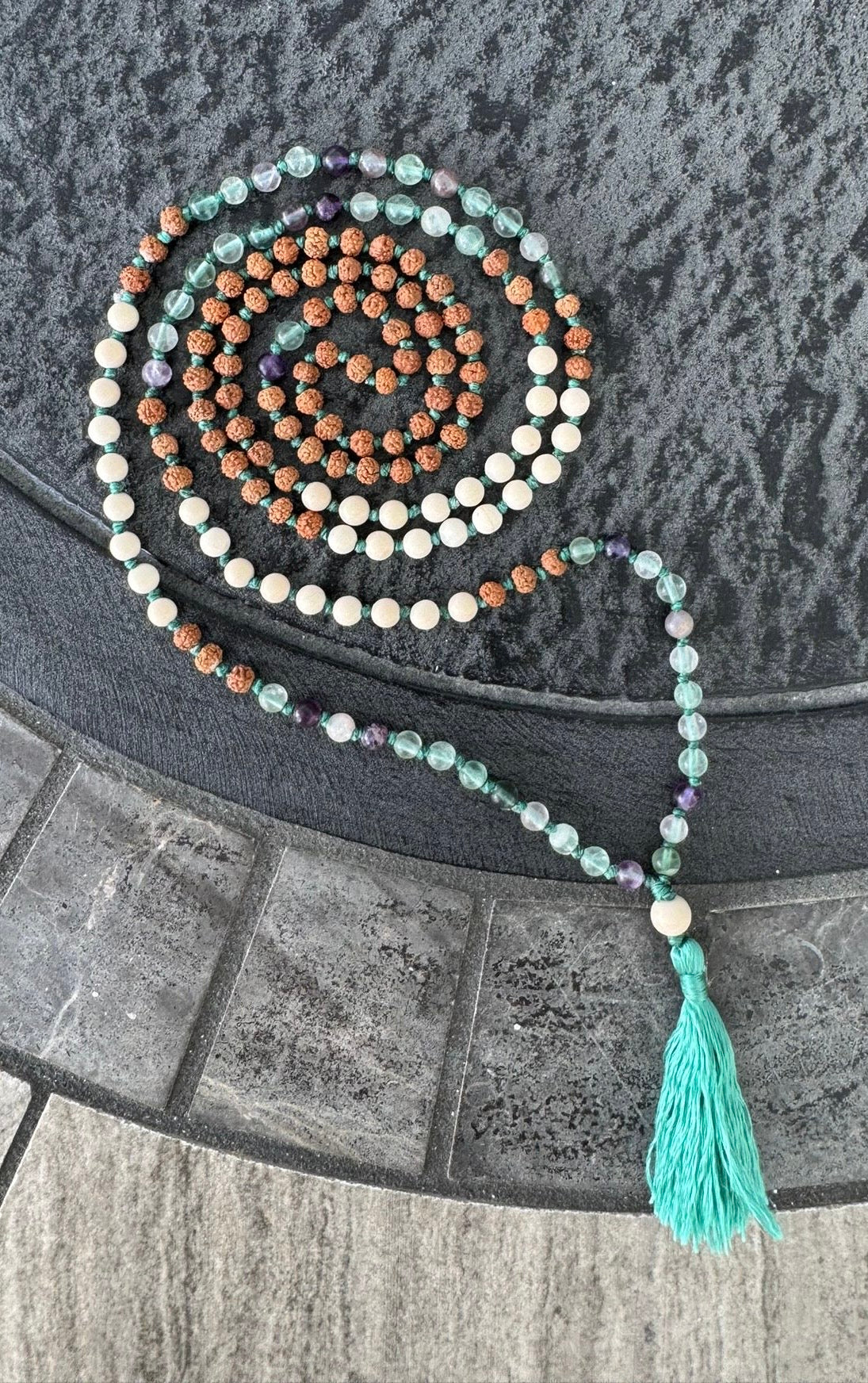 japa mala
“Senda Cristalina – Camino de Silencio”