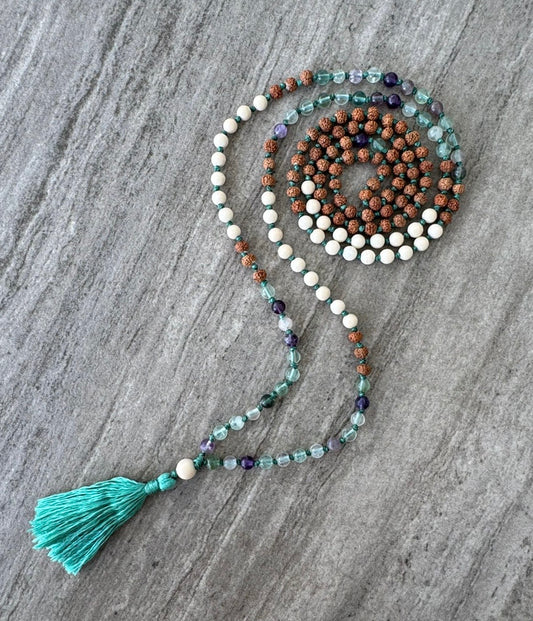 japa mala 
“Senda Cristalina – Camino de Silencio”